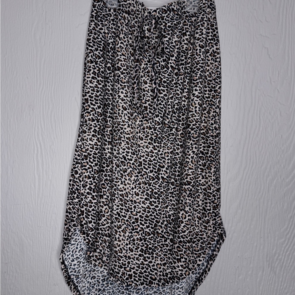 ✨3 for $20✨SHEIN Black and White High Low Skirt